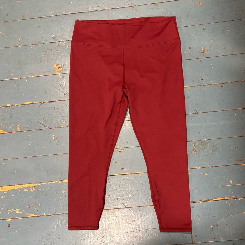 Fabletics “PowerHold” Cropped Leggings